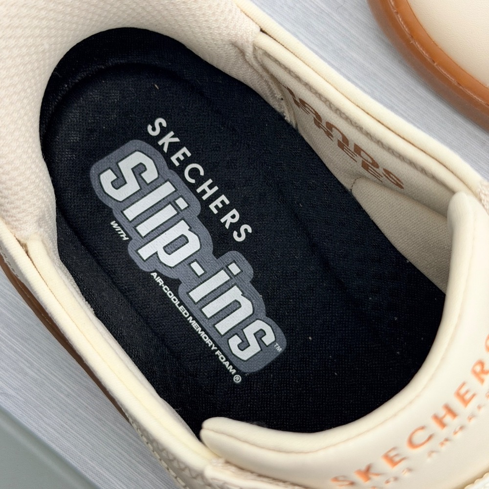 Skechers Men's 9.5 Shoes Cream Slip Ins Sneakers Gum Court Street LA 183177 - Picture 11 of 13